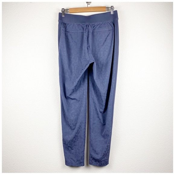 Athleta Brooklyn Textured Ankle Pant in Blue Leopard Size 4 - Picture 7 of 13